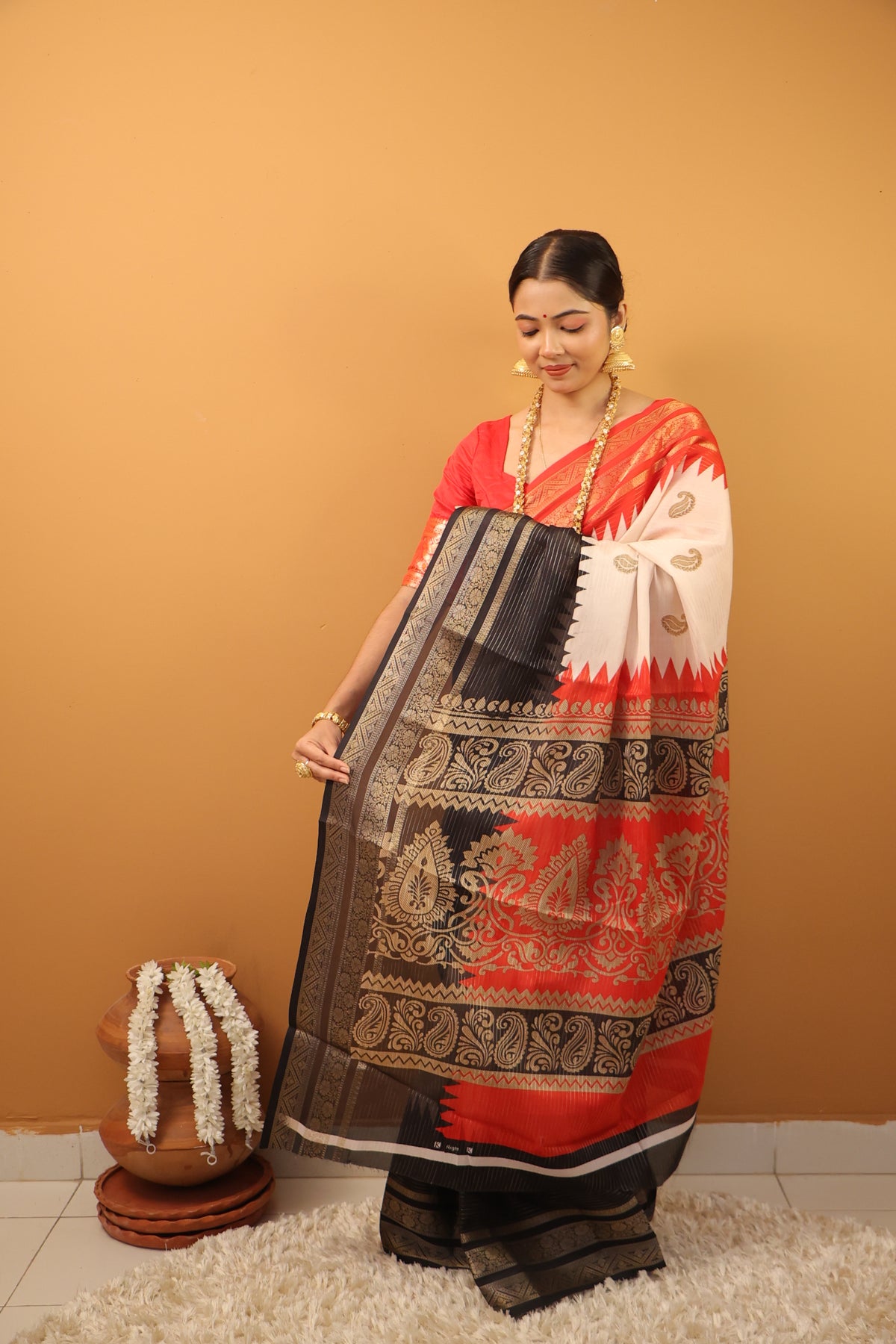 Bonolota Handloom Tant Saree
