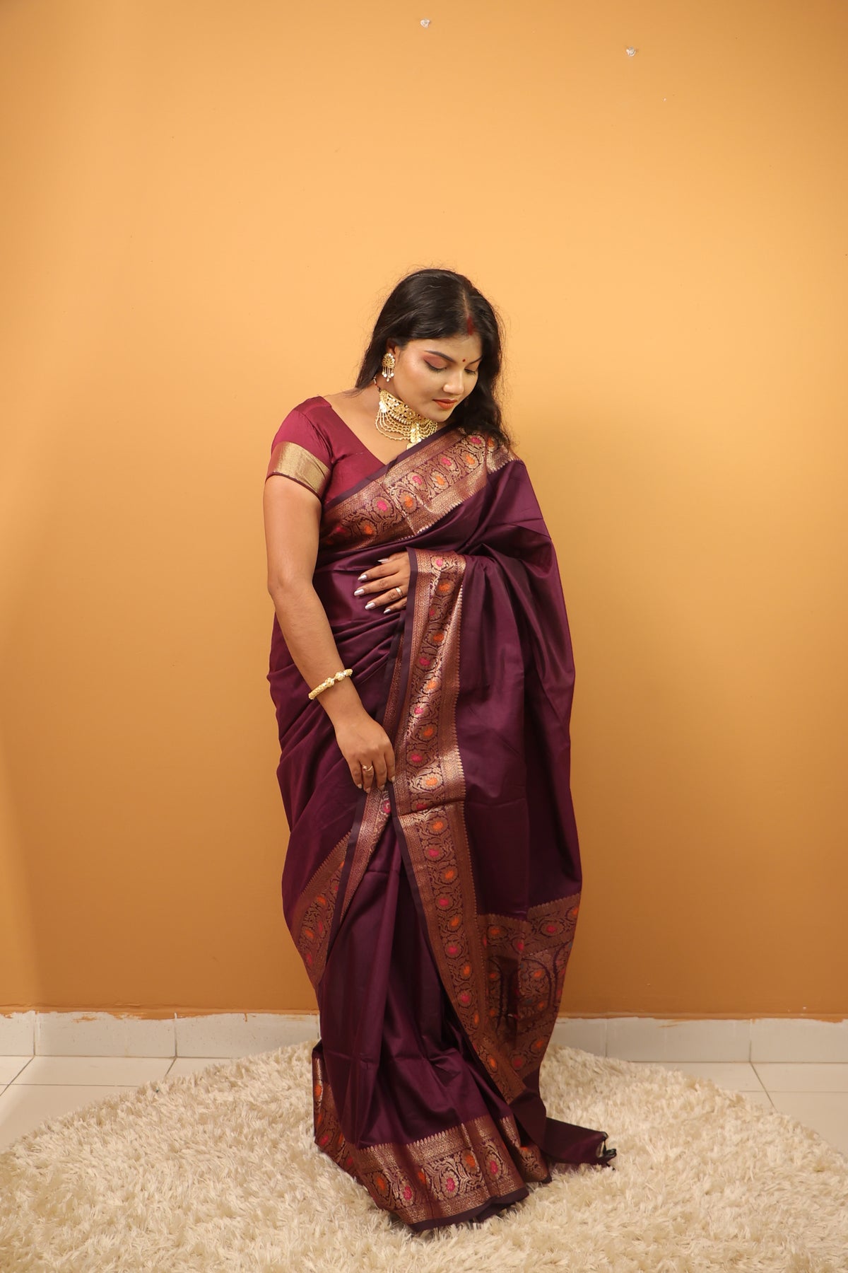 Niyanashree Saree