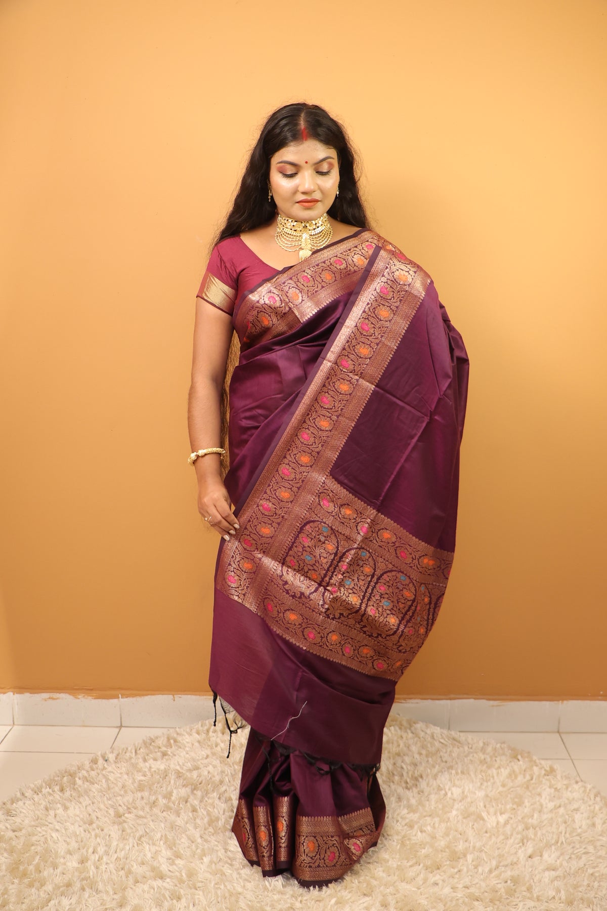 Niyanashree Saree